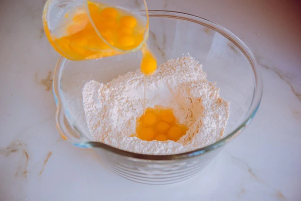 Cách làm bánh rán Doremon đơn giản từ bột mì không cần bột nở cho bé